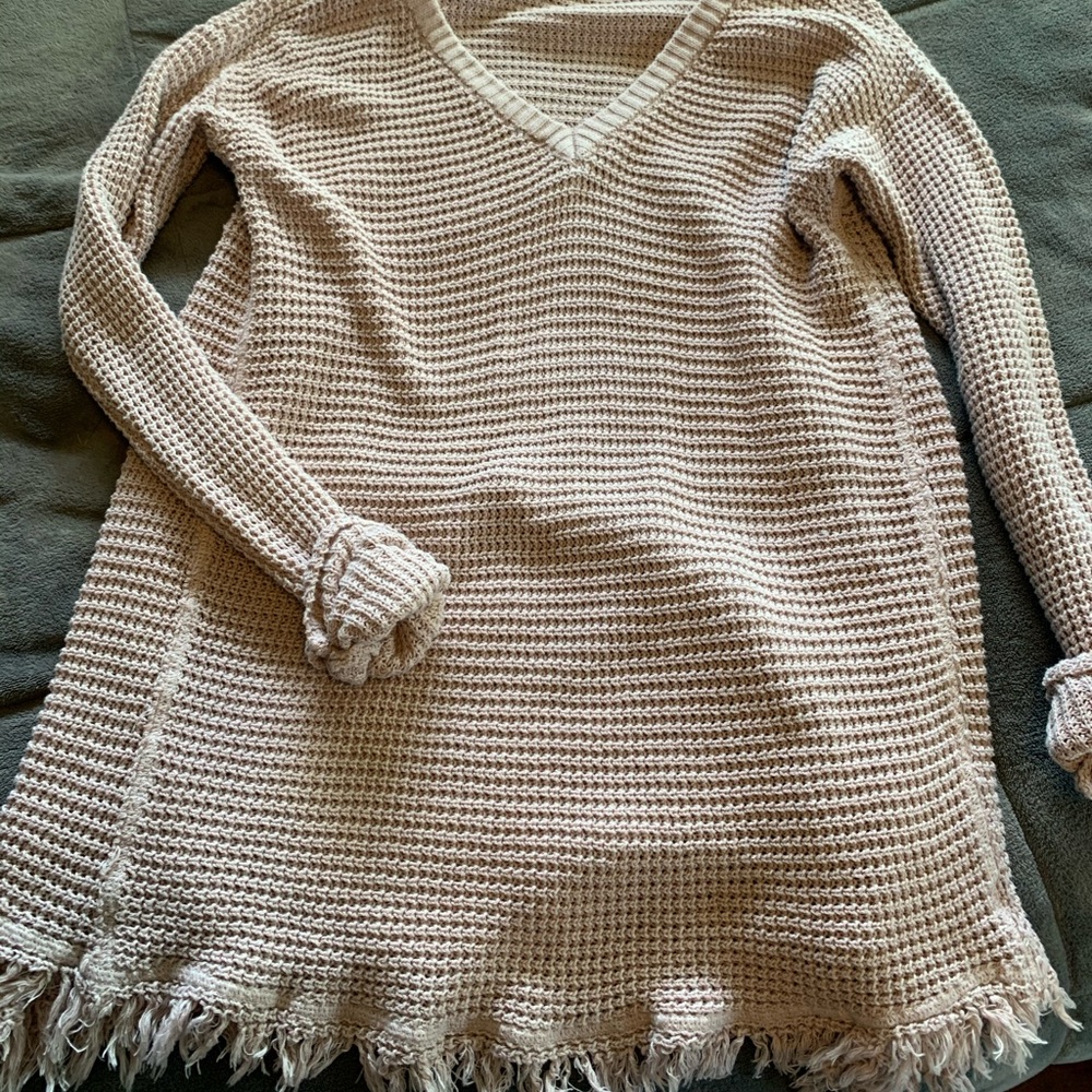 Blush v neck fringe sweater